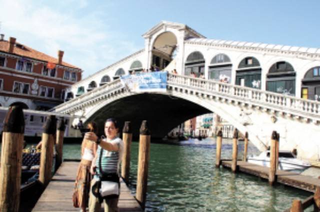 木樁撐起威尼斯水城