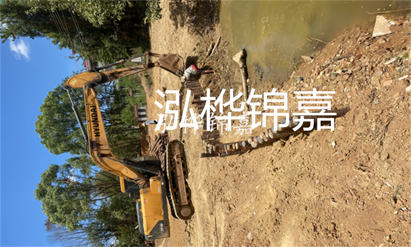 河道松木樁施工，提升生態環境保護水平